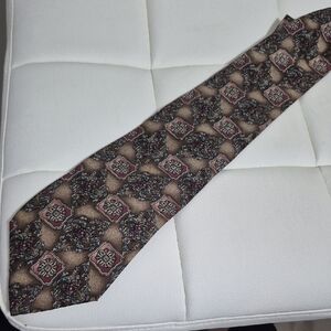 Sophisticated Patterned Men's Tie